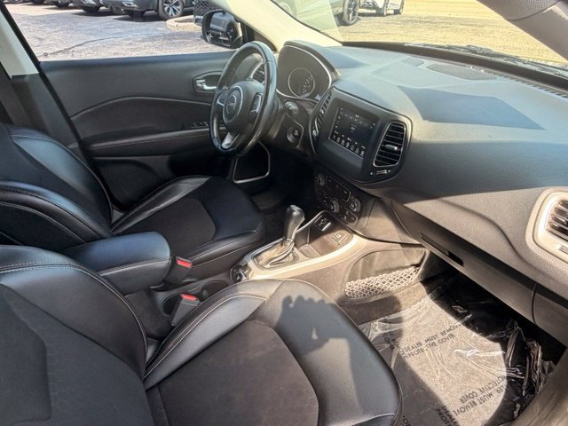 Used 2020 Jeep Compass Latitude w/ Popular Equipment Group FWD image 16