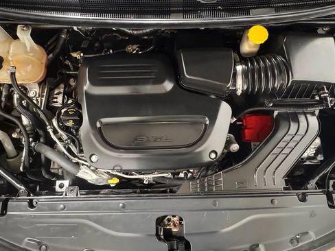 Used 2017 Chrysler Pacifica LX image 26