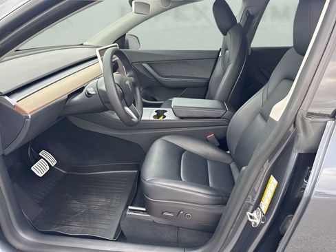 Used 2022 Tesla Model Y Performance image 9