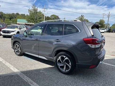 Used 2022 Subaru Forester Touring image 4