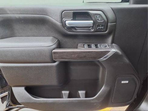 Used 2022 Chevrolet Silverado 2500 LTZ w/ LTZ Convenience Package image 19