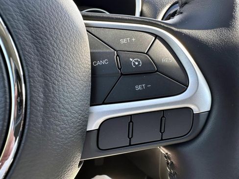 Used 2020 Jeep Compass Latitude AWD/4WD image 17