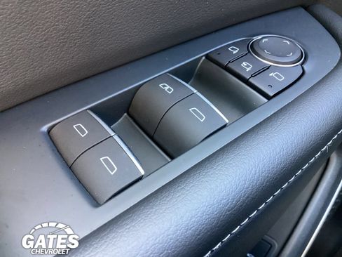 Used 2025 Buick Enclave Avenir w/ Super Cruise Package AWD/4WD image 25