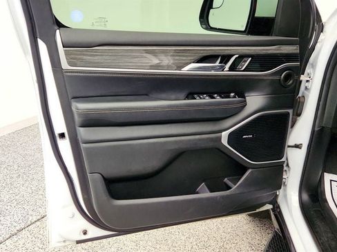 Used 2022 Jeep Wagoneer Series II w/ Convenience Group I RWD image 11