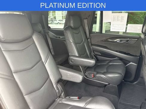 Used 2020 Cadillac Escalade Platinum AWD/4WD image 59