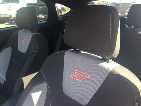 Used 2017 Ford Focus ST FWD image 6