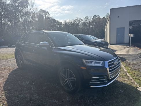 Used 2018 Audi SQ5 Prestige image 2