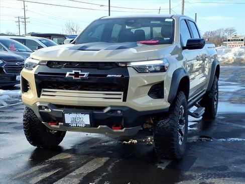 Used 2023 Chevrolet Colorado ZR2 w/ ZR2 Convenience Package III image 2