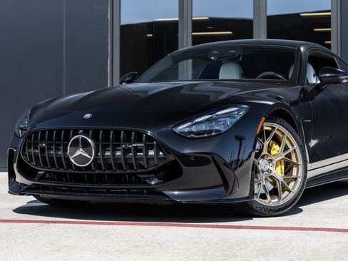 Used 2025 Mercedes-Benz AMG GT 63 image 3