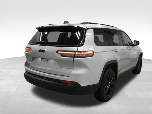 Used 2024 Jeep Grand Cherokee L Laredo AWD/4WD image 14
