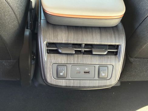 Used 2023 Nissan Ariya AWD image 26