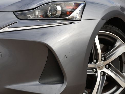 Used 2020 Lexus IS 300 w/ Premium Package image 11