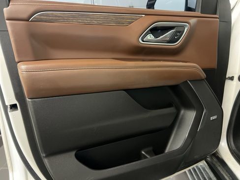 Used 2021 Chevrolet Suburban High Country image 28