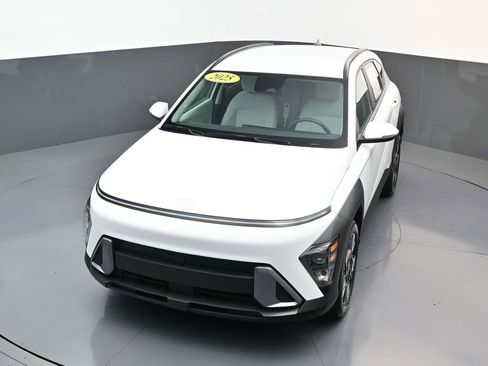 Certified 2025 Hyundai Kona SEL FWD image 20
