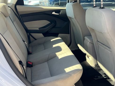 Used 2018 Ford Focus SE image 12