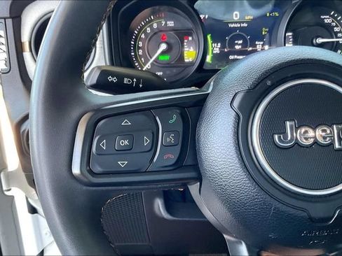 Used 2024 Jeep Wrangler Unlimited AWD/4WD image 18