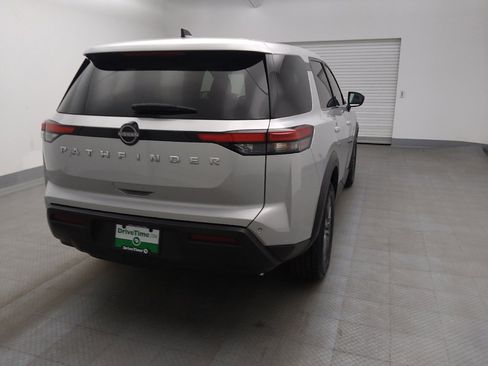 Used 2023 Nissan Pathfinder S image 7