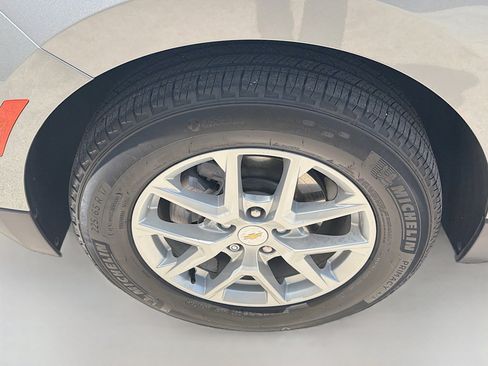 Used 2023 Chevrolet Equinox LS w/ LS Convenience Package image 31