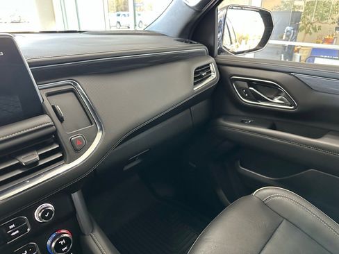 Used 2024 GMC Yukon XL SLT w/ SLT Luxury Package image 35