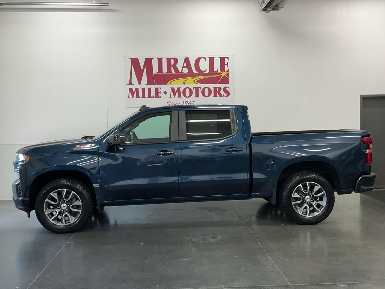 Used 2021 Chevrolet Silverado 1500 RST w/ All Star Edition Plus AWD/4WD image 2
