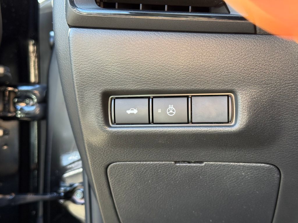 Used 2026 Nissan Sentra SV w/ SV Convenience Package FWD image 14