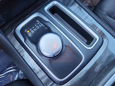 Used 2018 Chrysler 300 Touring image 34