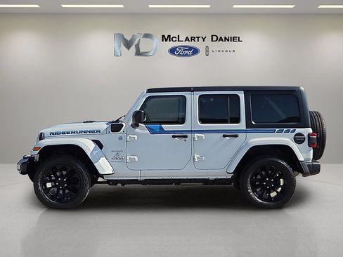 Used 2023 Jeep Wrangler Unlimited Sahara AWD/4WD image 3