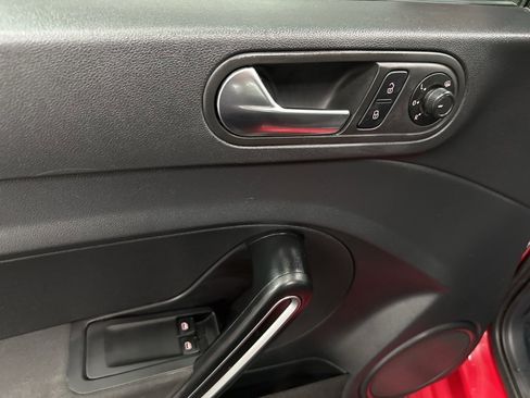 Used 2019 Volkswagen Beetle 2.0T S image 20