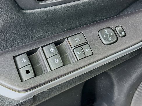 Used 2015 Toyota Camry SE FWD image 15