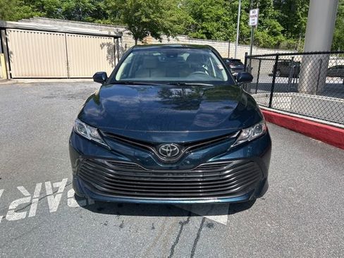 Used 2019 Toyota Camry LE FWD image 2