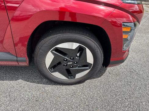 Used 2025 Hyundai Kona SEL FWD image 12