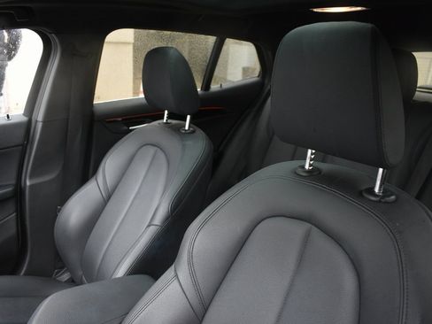 Used 2023 BMW X2 sDrive28i image 9