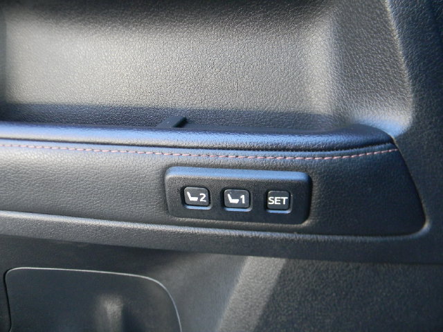 Used 2024 Toyota 4Runner Limited AWD/4WD image 16