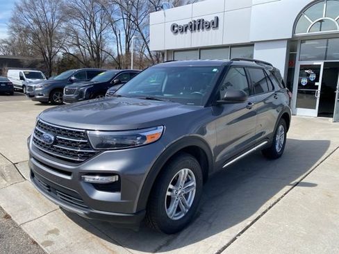 Used 2022 Ford Explorer XLT w/ Equipment Group 202A image 12