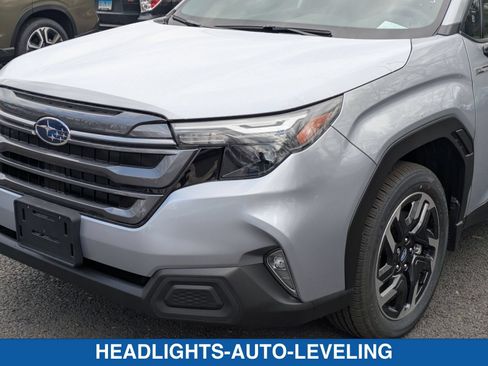 Used 2025 Subaru Forester Premium AWD/4WD image 10
