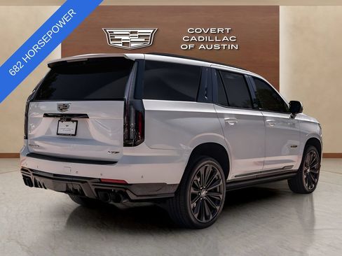 Certified 2025 Cadillac Escalade V AWD/4WD image 4