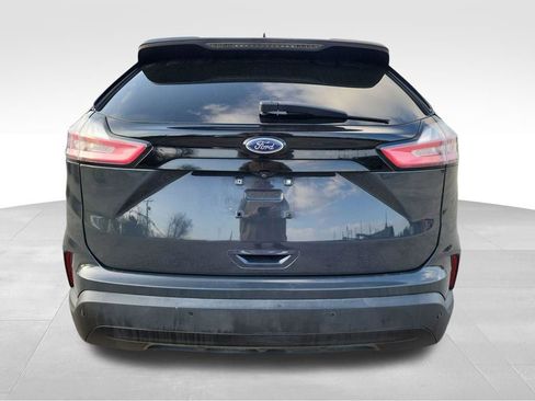 Used 2021 Ford Edge SE image 6