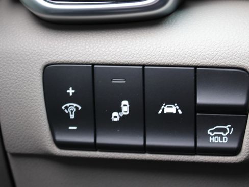 Certified 2022 Kia Sportage EX w/ EX Technology Package image 24