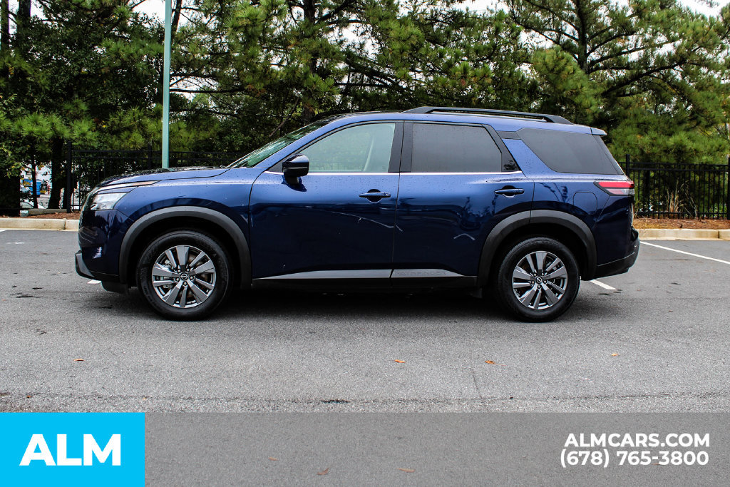 Used 2025 Nissan Pathfinder SV FWD image 6