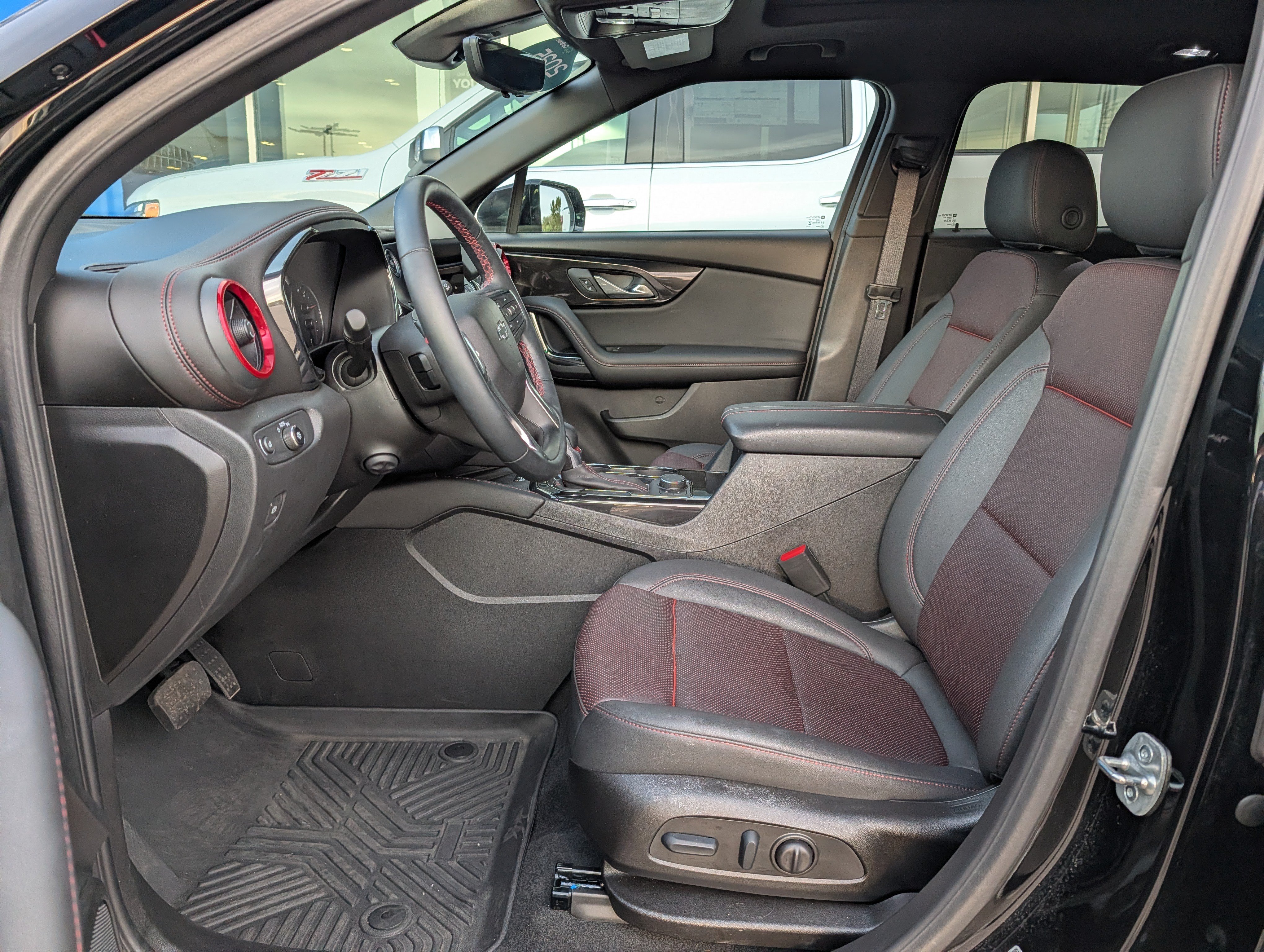 Certified 2025 Chevrolet Blazer RS w/ Driver Confidence II Package AWD/4WD image 8