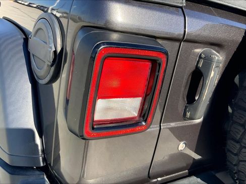 Used 2019 Jeep Wrangler Unlimited Sport S AWD/4WD image 35