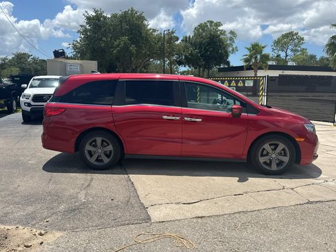 Used 2023 Honda Odyssey EX image 2