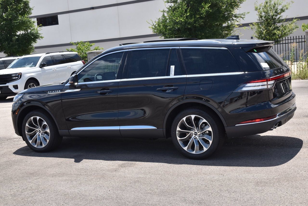 New 2026 Lincoln Aviator Reserve w/ Illumination Package AWD/4WD image 10