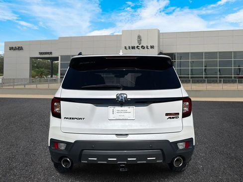 Used 2024 Honda Passport TrailSport image 4