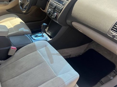 Used 2011 Nissan Altima 2.5 S FWD image 10