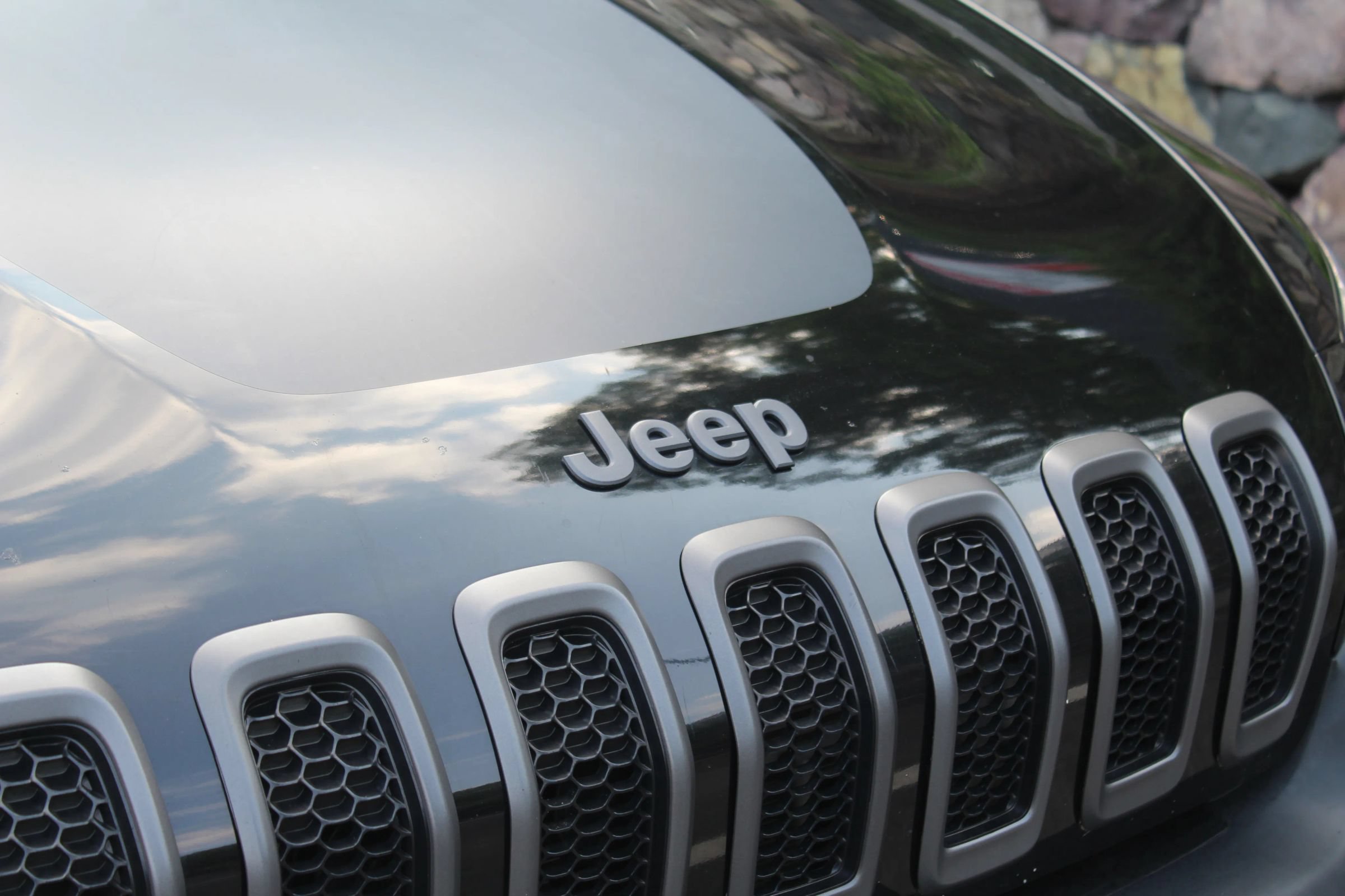 Used 2018 Jeep Cherokee Trailhawk AWD/4WD image 39