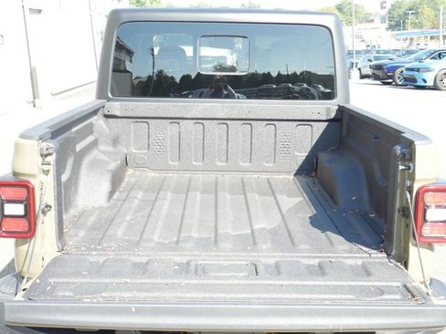 Used 2025 Jeep Gladiator Sport AWD/4WD image 7