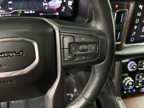 Used 2023 GMC Yukon XL Denali Ultimate AWD/4WD image 15