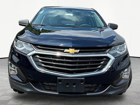 Used 2021 Chevrolet Equinox LS w/ LS Convenience Package FWD image 2