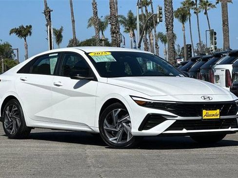 Certified 2025 Hyundai Elantra Sport image 2